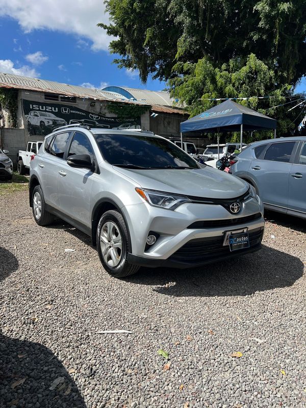 TOYOTA RAV4 LE AWD AUTOMÁTICA MODELO 2015