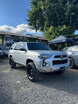 TOYOTA 4RUNNER MODELO 2018 AUTOMÁTICA