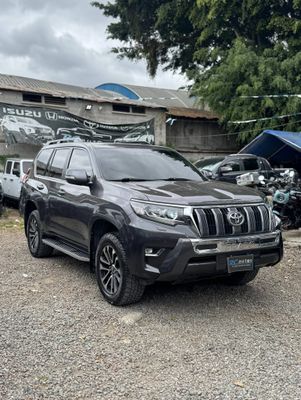 TOYOTA LAND CRUISER PRADO VX AUTOMATICA MODELO 2018 TURBODIESEL DE AGENCIA