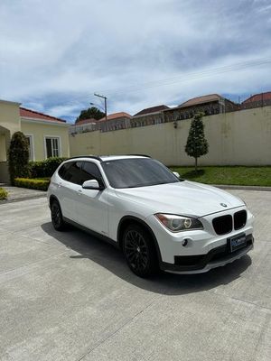 CAMIONETA BMW X1 AUTOMÁTICO MODELO 2015