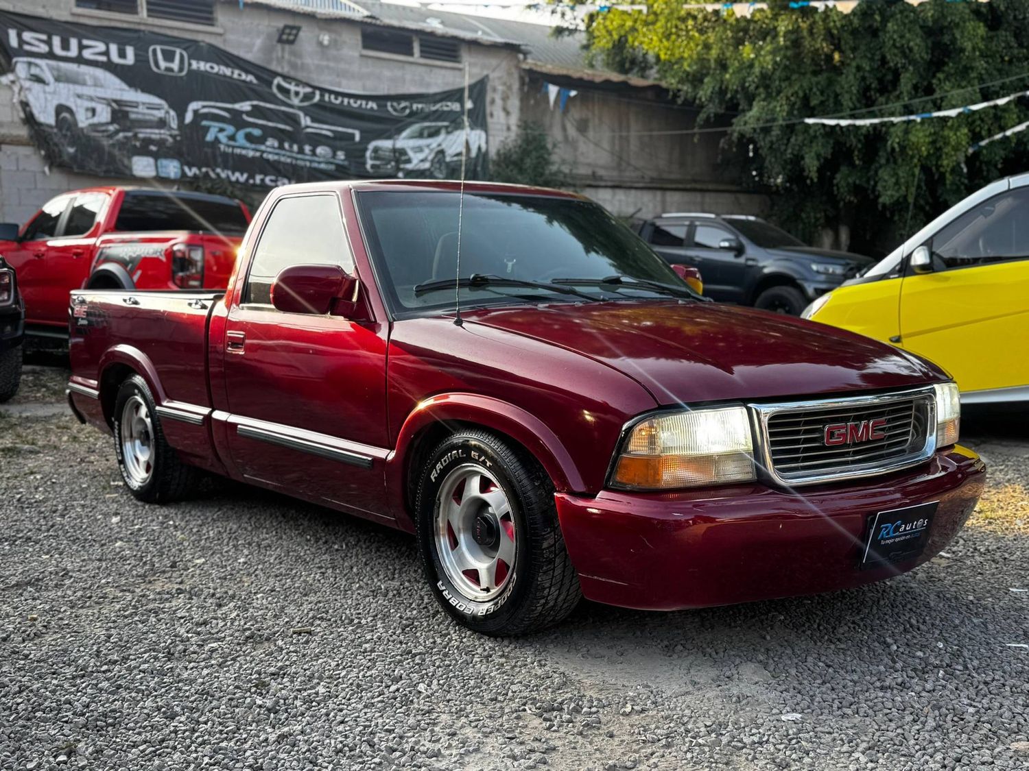 PICKUP GMC SONOMA 4X2 SLS AUTOMÁTICO MODELO 2000