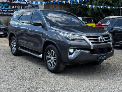 TOYOTA FORTUNER SRV 2019 AUTOMATICA 4X4 DE AGENCIA
