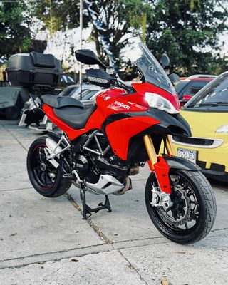 DUCATI MULTISTRADA 1200 ST 2011 DE AGENCIA