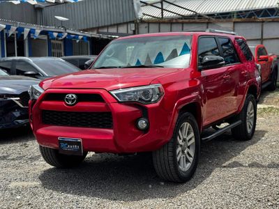 TOYOTA 4RUNNER PREMIUM MODELO 2017 AUTOMÁTICA 4x4
