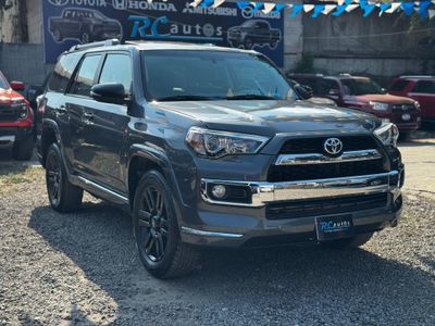 TOYOTA 4RUNNER LIMITED EDICIÓN ESPECIAL NIGHTSHADE 4X4 2019 (TOPE DE GAMA)