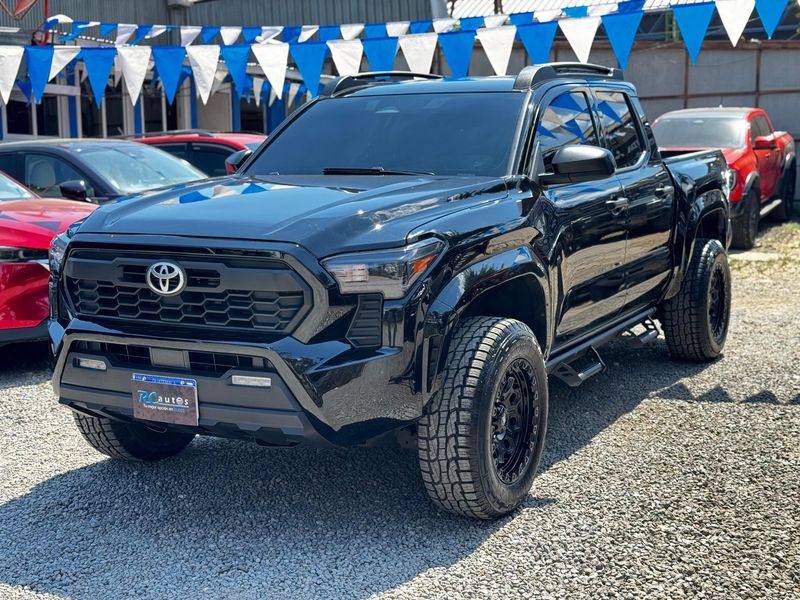 TOYOTA TACOMA SR5 2024 AUTOMÁTICO 4X4 DOBLE CABINA BOLSAS INTACTAS