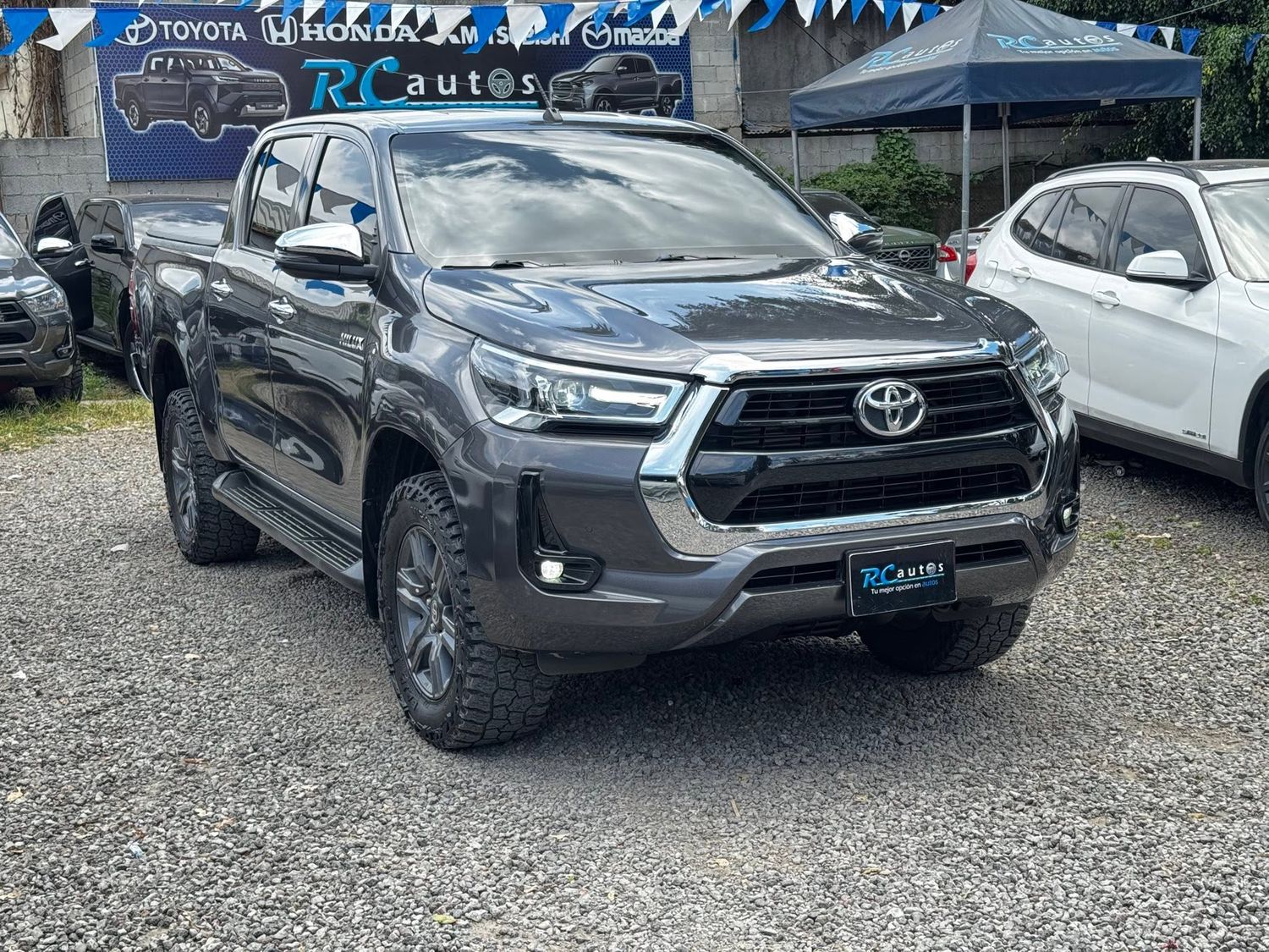 TOYOTA HILUX SRV 2.8 AUTOMATICO MODELO 2023 CON RECORD DE AGENCIA