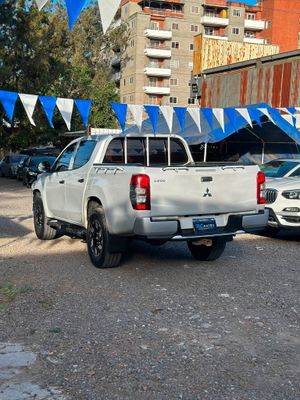 MITSUBISHI L200 GLX SPORTERO 4x4 MODELO 2022 MECÁNICO DE AGENCIA