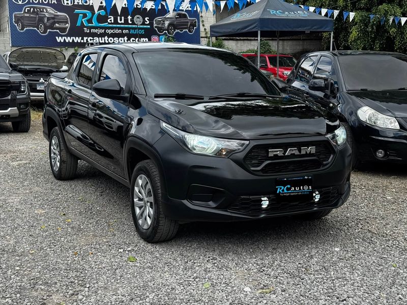 RAM 700 SLT 2025 CON RECORD DE AGENCIA ÚNICO DUEÑO