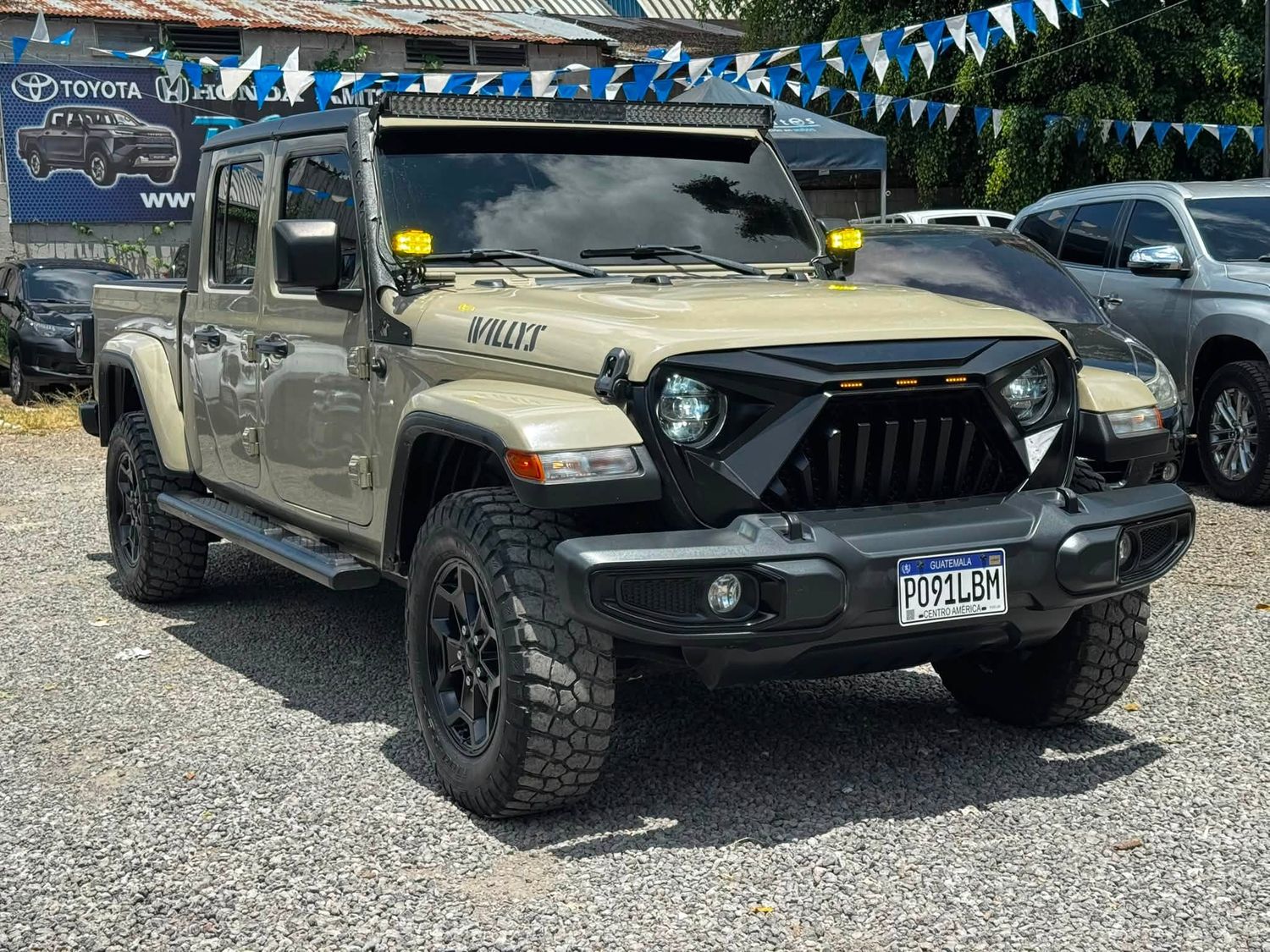 JEEP GLADIADOR 4x4 TURBO DIESEL (MOTOR  AMERICANO) AUTOMÁTICO MODELO 2022 COMO NUEVO