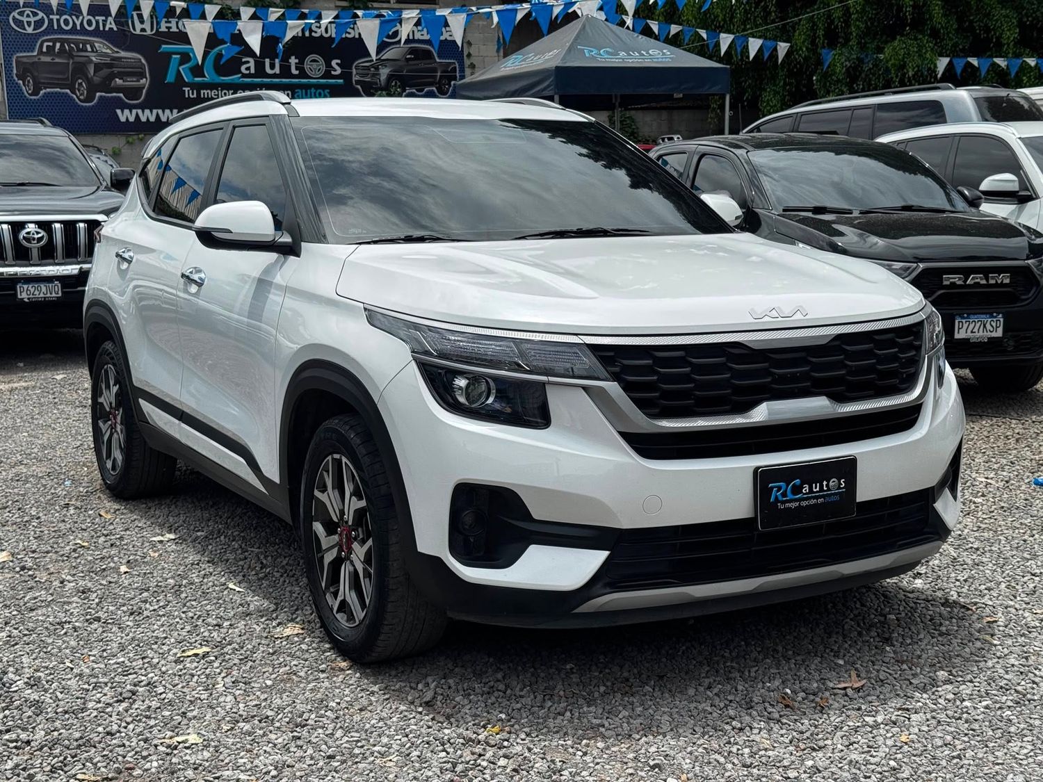 KIA SELTOS LUXURY MODELO 2023 DE AGENCIA