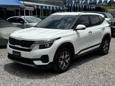KIA SELTOS LUXURY MODELO 2023 DE AGENCIA