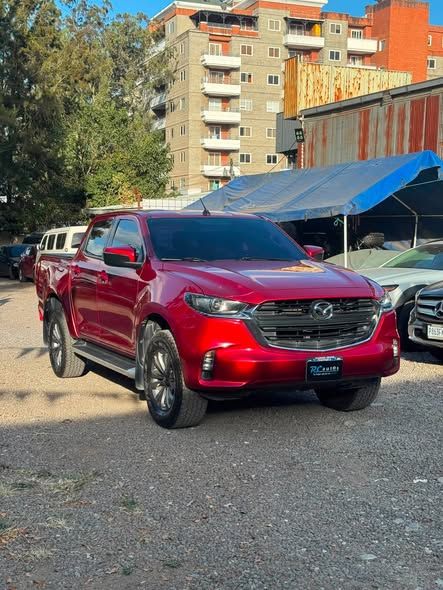 MAZDA BT50 2023 FULL EQUIPO AUTOMÁTICO 1.9 DE AGENCIA
