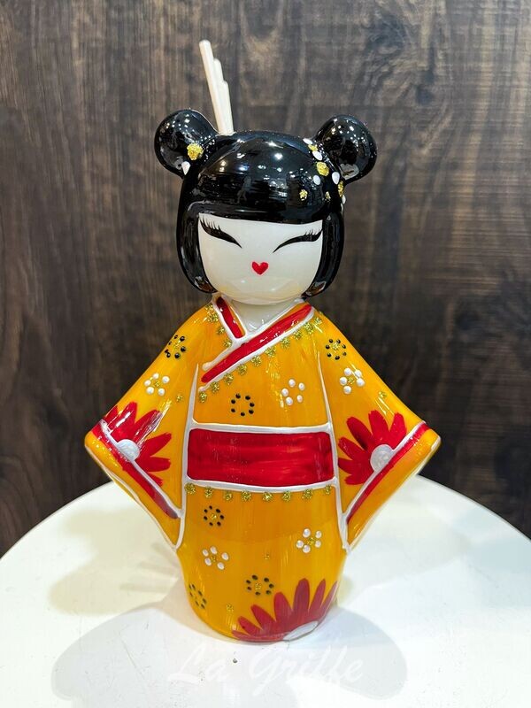 Sharon Kokeshi Fortuna In Porcellana dipinta a mano Diffusore d'ambiente