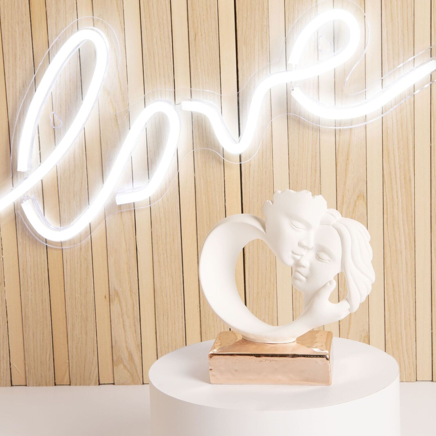 Claraluna - Statua Coppia Innamorati con Base Oro Rosa