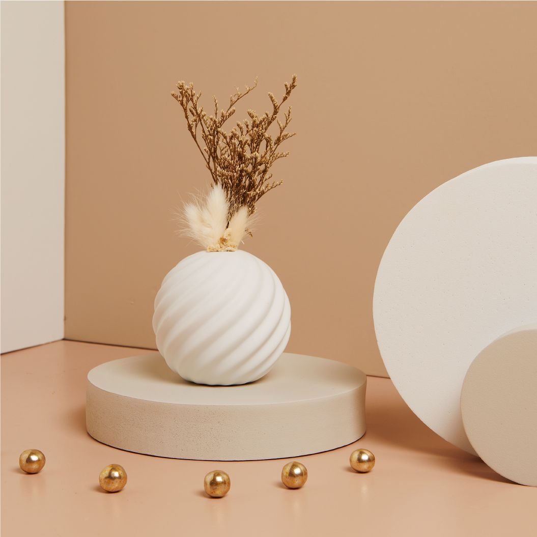 Claraluna - Vaso tondo bianco onde con fiori 25004