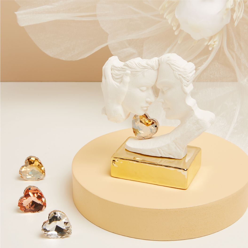 Claraluna - Statua innamorati base oro 25185