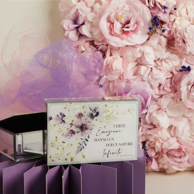 Scatola portagioie con decoro floreale color lilla