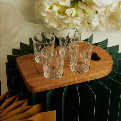 Vassoio con bicchieri