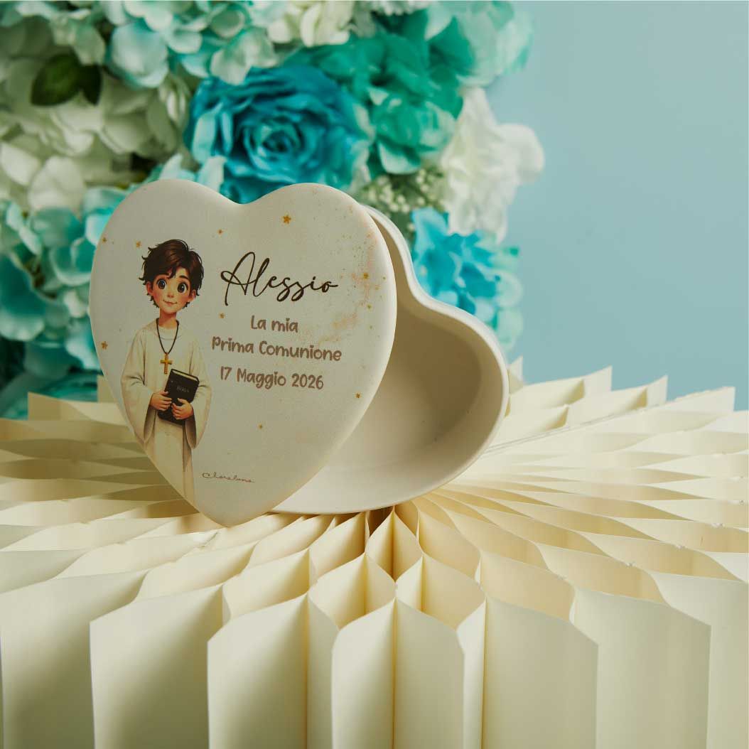Scatola a forma di cuore comunione maschio