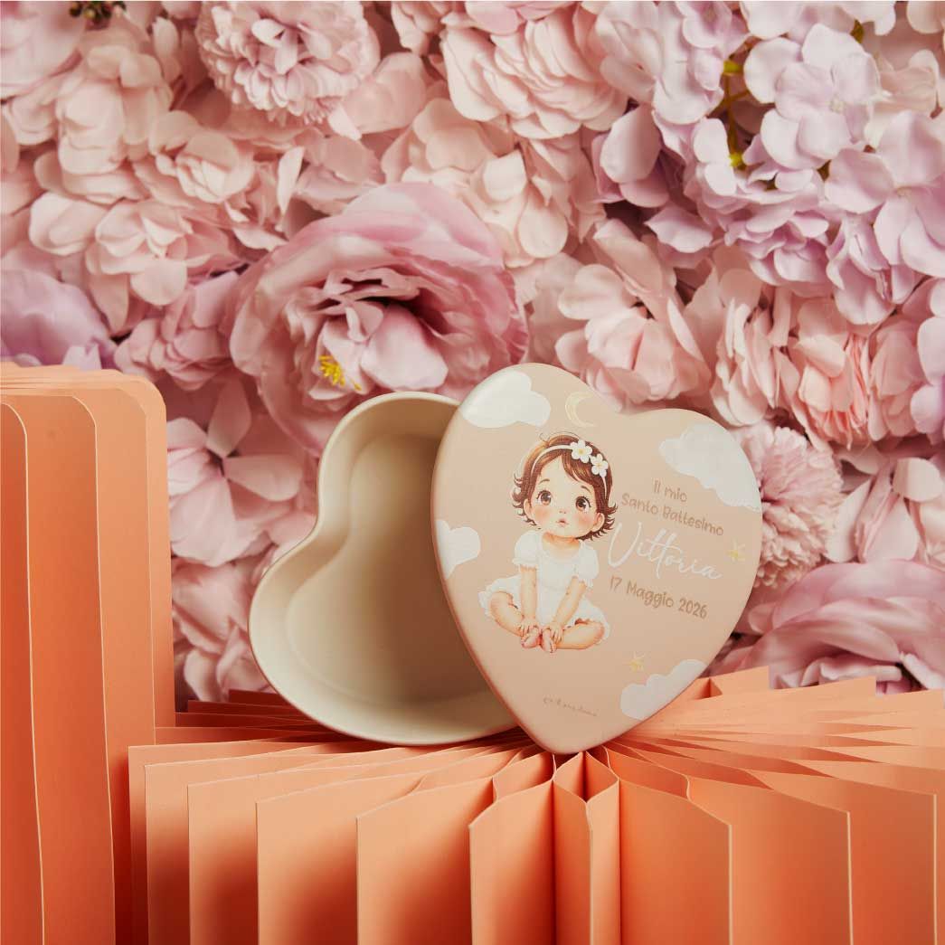 Scatola a forma di cuore battesimo femmina
