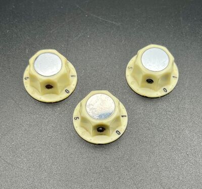 1960's Schaller made control knobs (3 No)