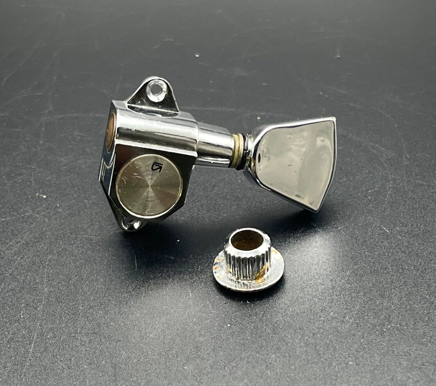 197080's MIJ Chrome Gotoh Deluxe Tuner bass side