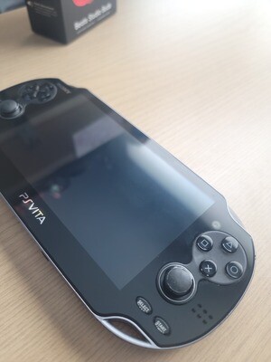 Standard Crystal Black PS Vita (MODDED)