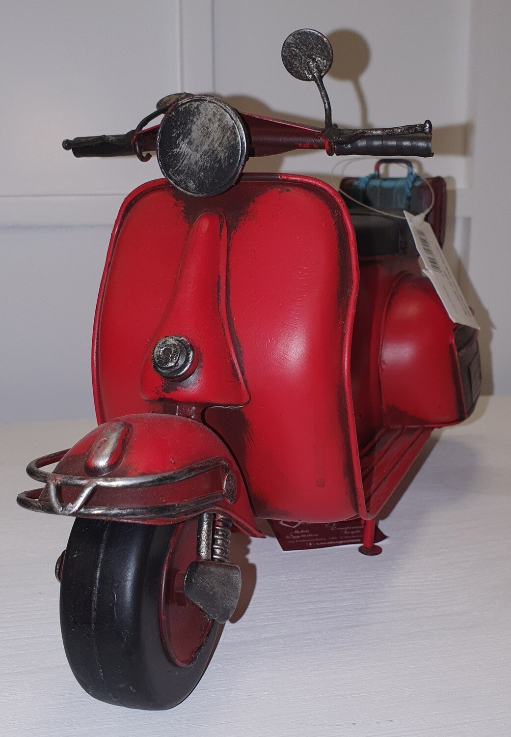 Modellino Vespa in latta artigianale