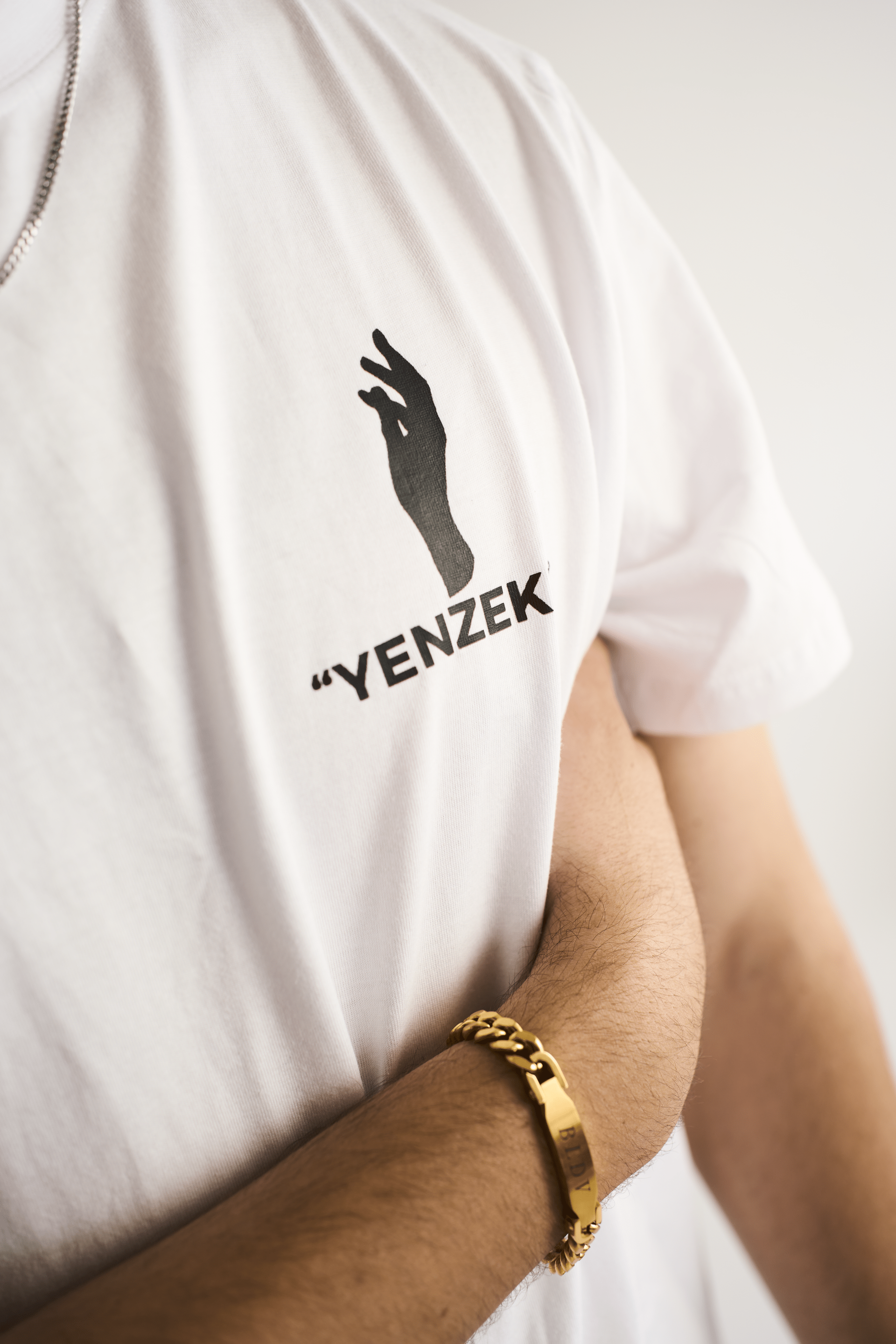 Yenzeke White T-Shirt
