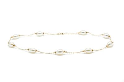 A 9 Carat Gold Cultured River Pearl Necklace