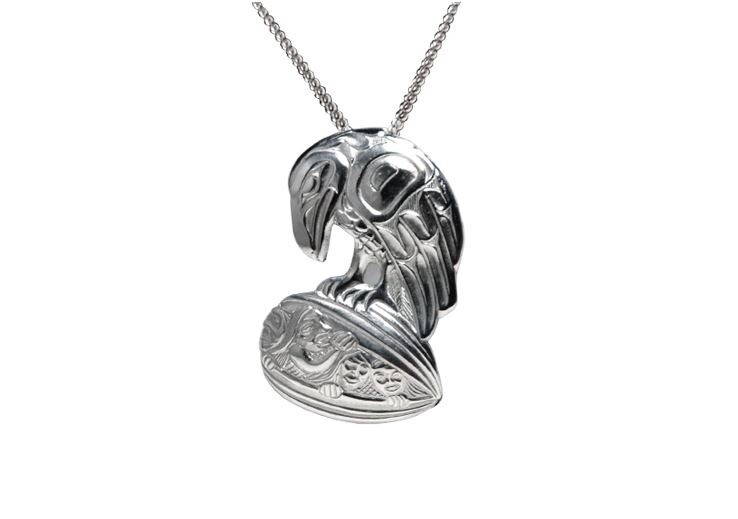 PENDANT PEWTER RAVEN CLAM SHELL