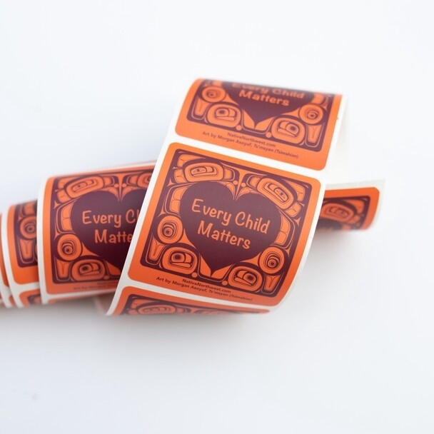 STICKER VINAL EVERY CHILD MATERS