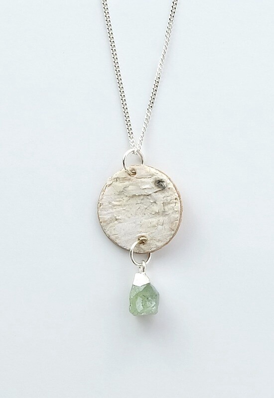 PENDANT BIRCH BARK SILVER PREHNITE STONE