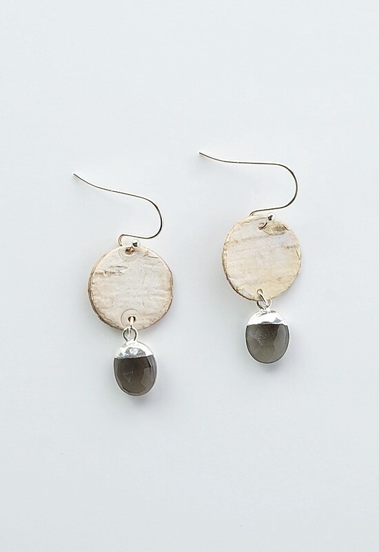 EARRING BIRCH BARK SILVER GREY MOONSTONES