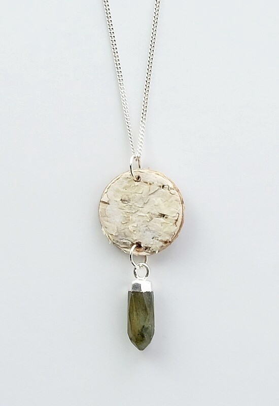 PENDANT BIRCH BARK SILVER LABRADORITE POINT