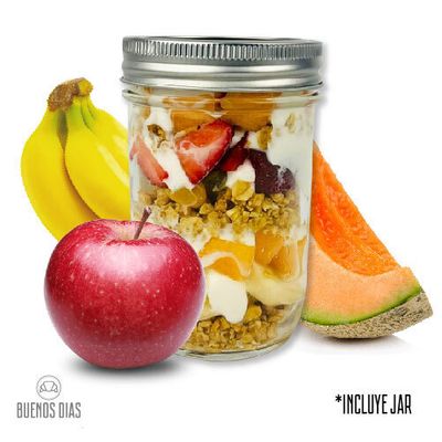 Fruta con Yogurth y Granola