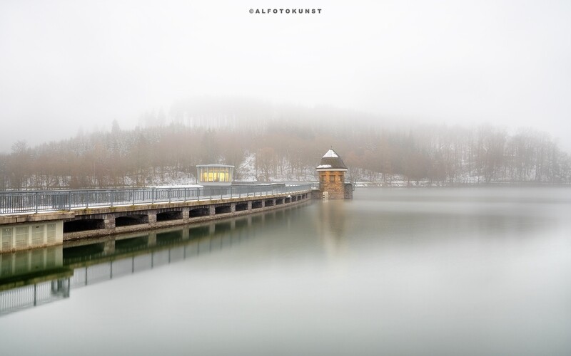 Wandbild Sauerland - Listertalsperre: Nebelstimmung Wandbild Sauerland - Listertalsperre: Nebelstimmung