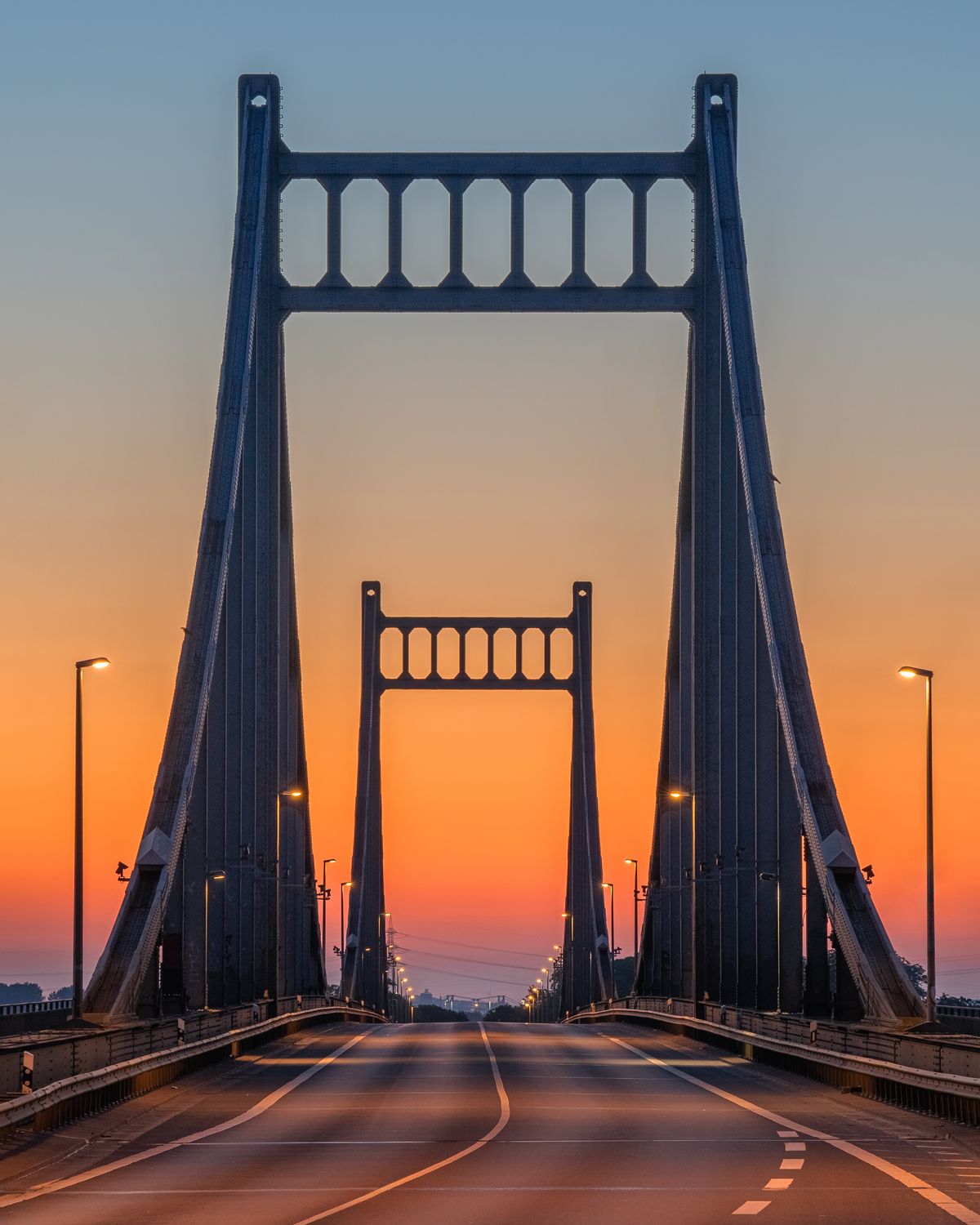Wandbild Krefeld-Uerdinger-Brücke - Himmelsleuchten