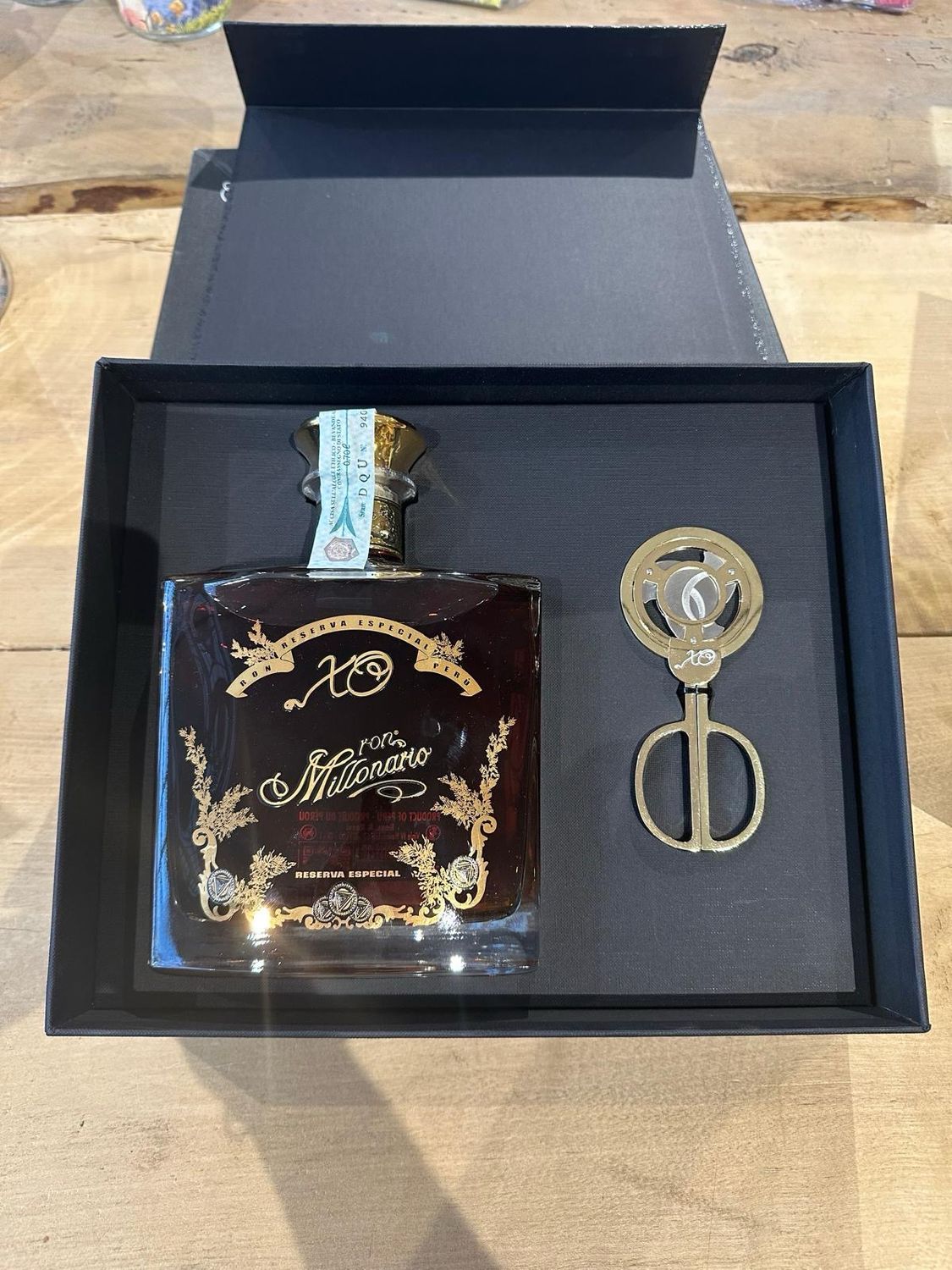 Rum Millonario Xo  " Cofanetto con Tagliasigari  "