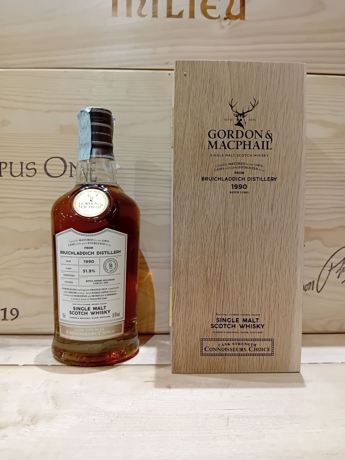 Single Malt Scotch Whisky Gordon & Macphail " connechoir choice Upper Range Bruichladdich "  1990. 30 anni