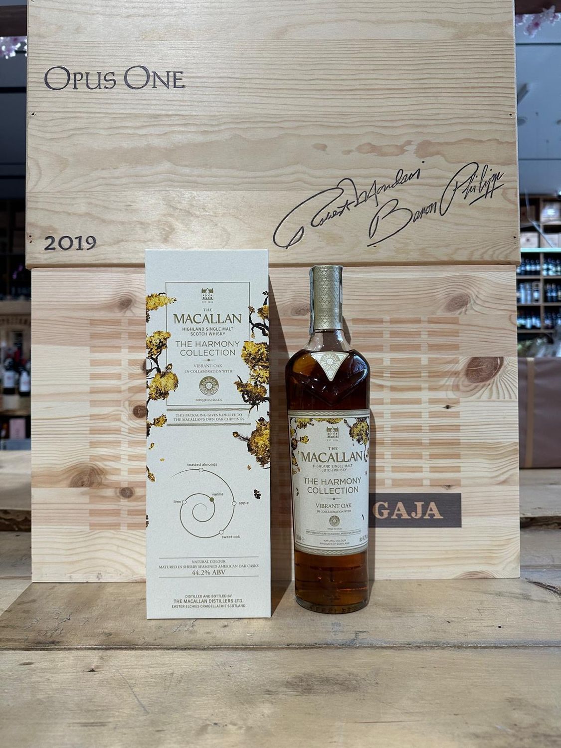 Single Malt Scotch Whisky The Macallan The Harmony Collection " Vibrant oak "