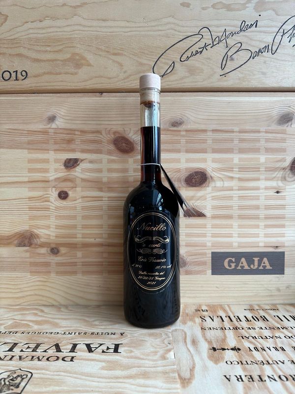 Nucillo E' Curti " Cru Vesuvio "