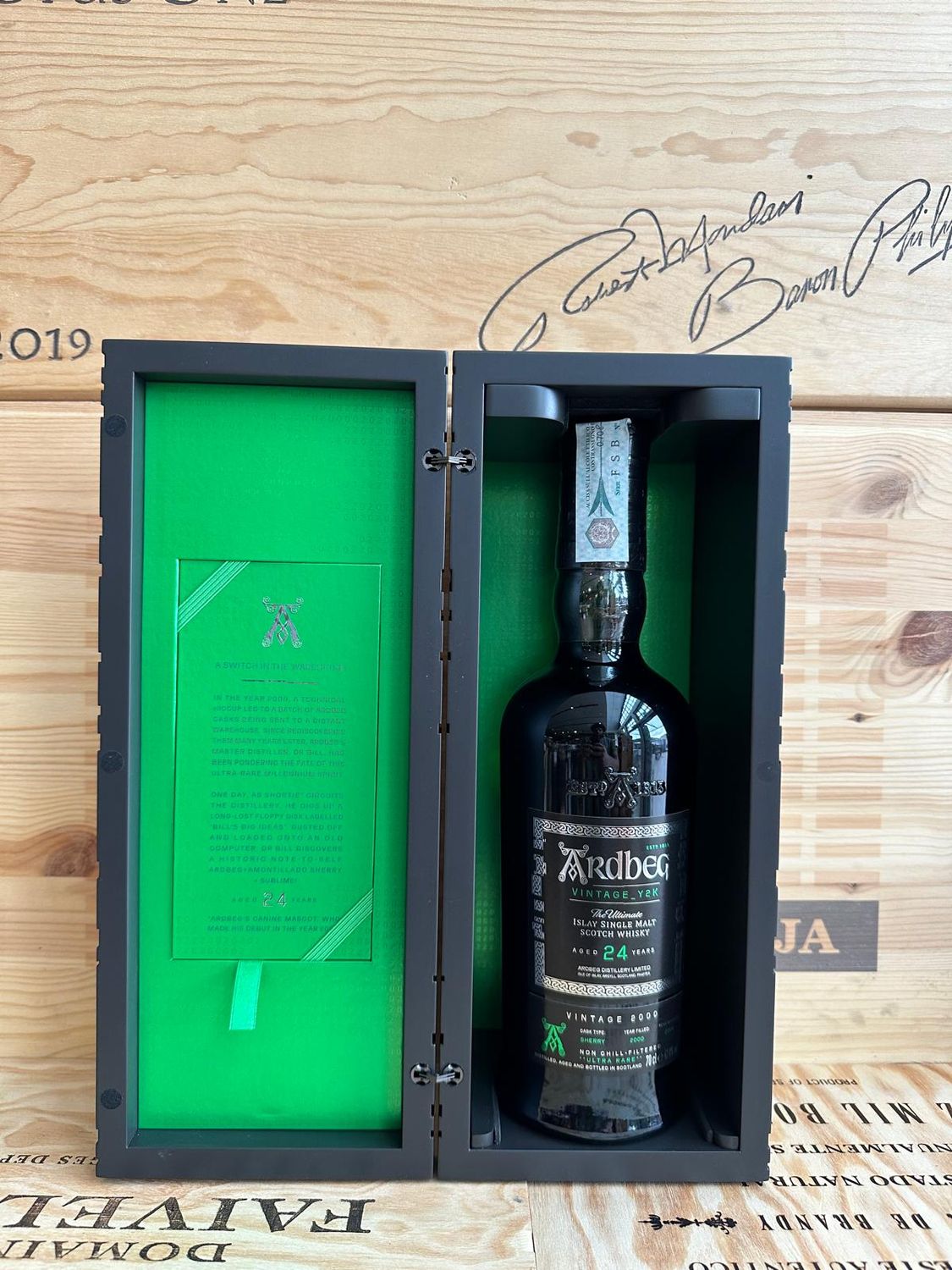 Single Malt Scotch Whisky Ardbeg 24 anni  " limited edition Y2K "