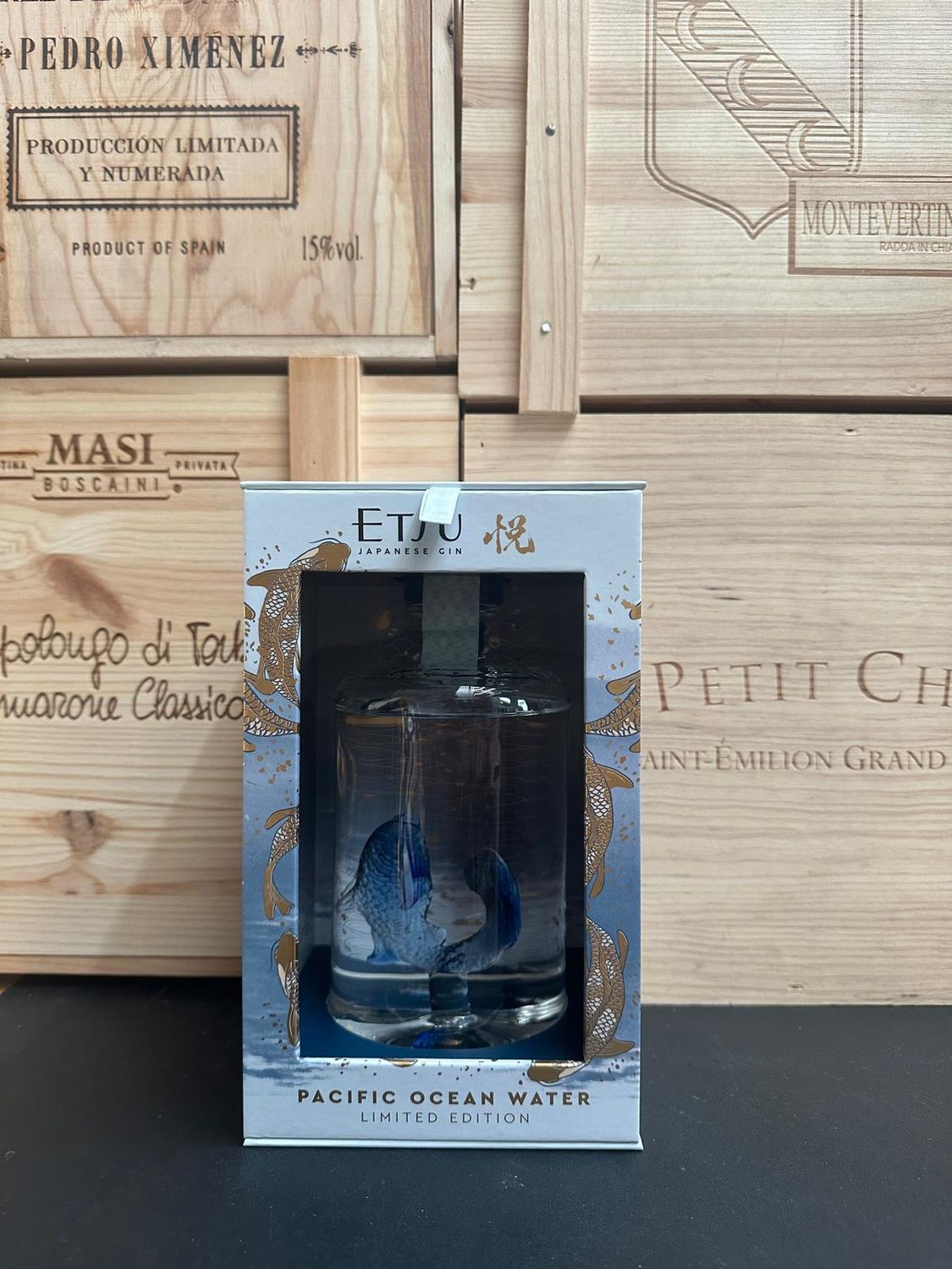 Gin Etsu " Pacific Ocean  Water " Carpa  Limited Edition