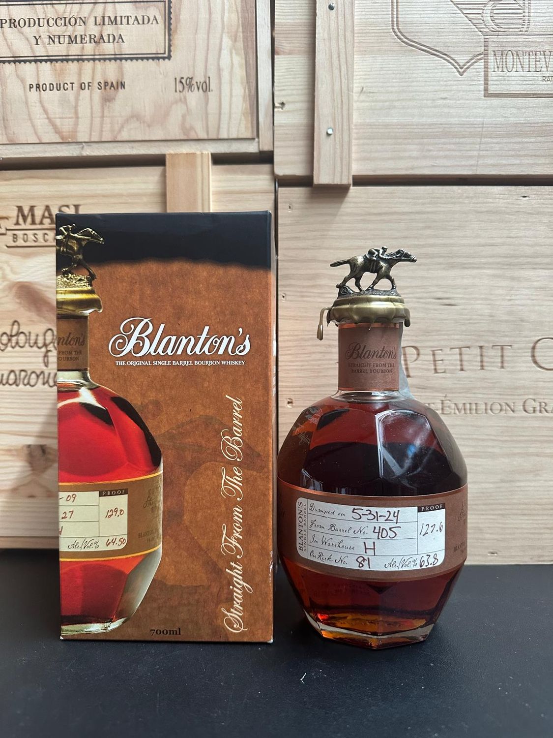 Bourbon whisky Bourbon whisky " Blanton's " Straight from the Barrel