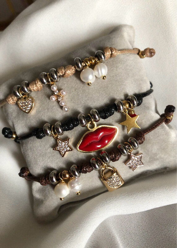Bracciale cordino multiciondolo