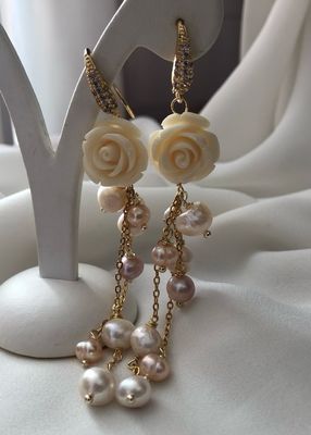 Orecchini rosa panna