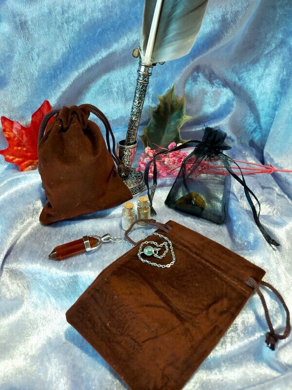 Forest Old Oak Pendulum Charger Bags