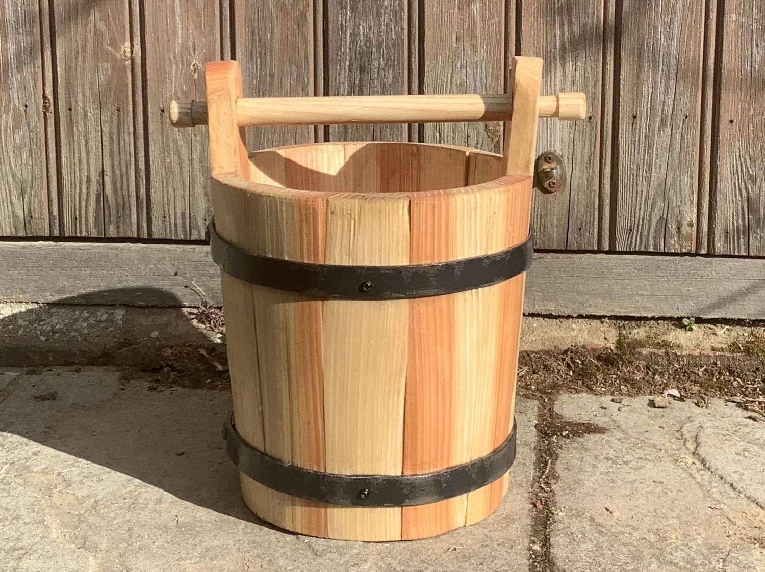 small saxon bucket